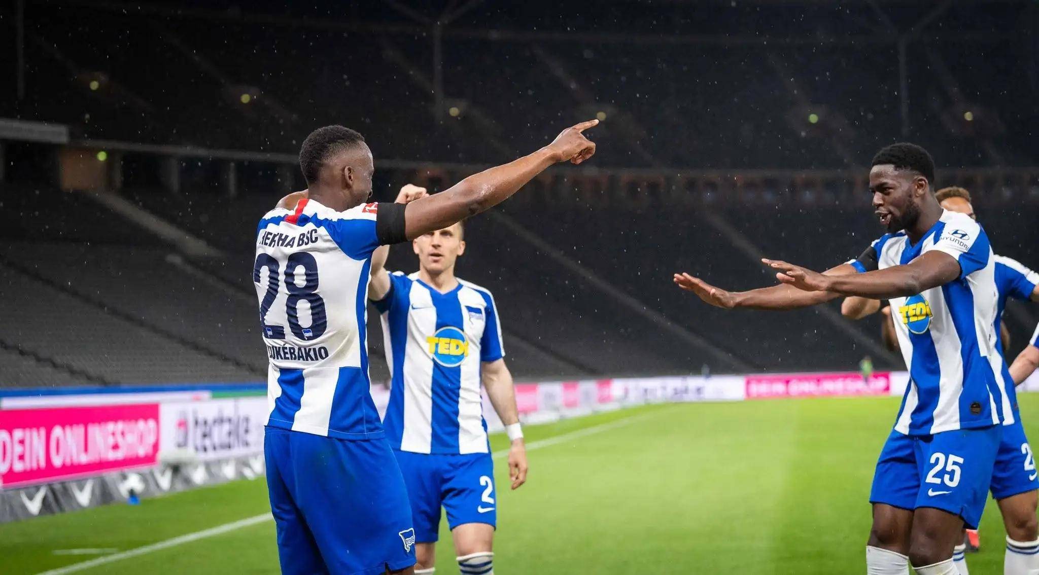 沙尔克连败加剧保级风险，德国足球联赛保级形势岌岌可危