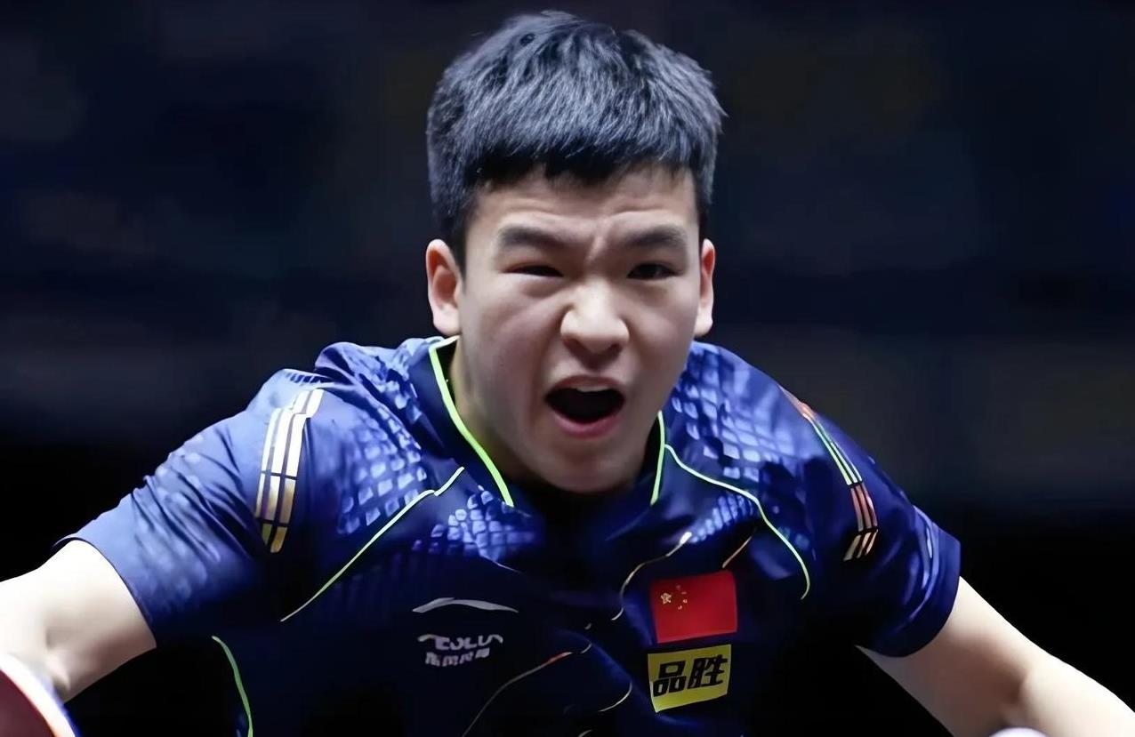 球员们在场上卖力拚搏,用实际行动演绎着赛场较量的简单介绍 球员们在场上卖力拚搏,用实际行动演绎着赛场较量的简单介绍