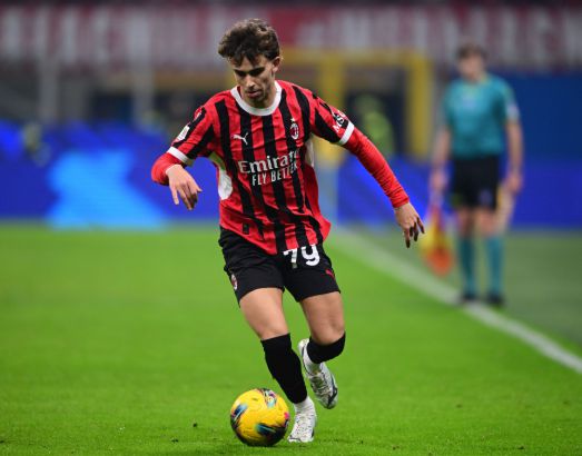 -AC米兰前锋连续破门，助球队获得宝贵胜利的简单介绍