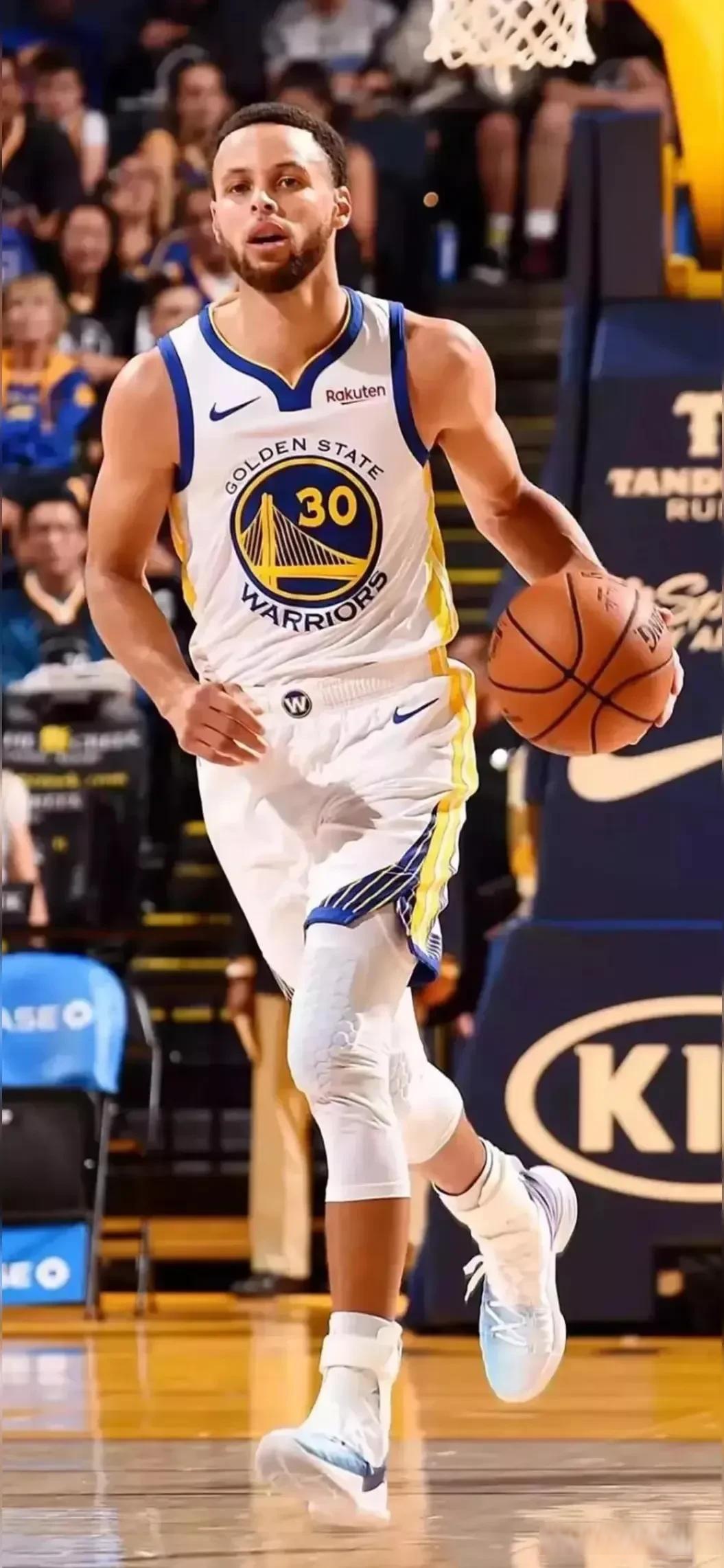 -勇士大胜篮网：库里的三分如神助球队获胜的简单介绍