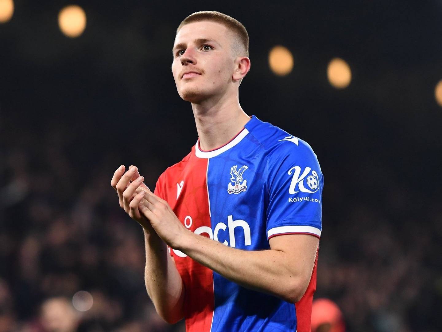 曼城轻取优异战绩，半决赛进军战报的简单介绍