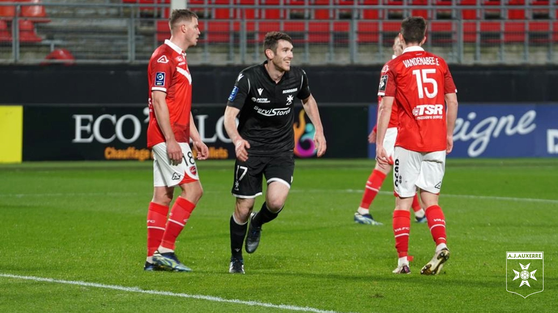 瓦朗谢纳客场表现出色，取得胜利领先