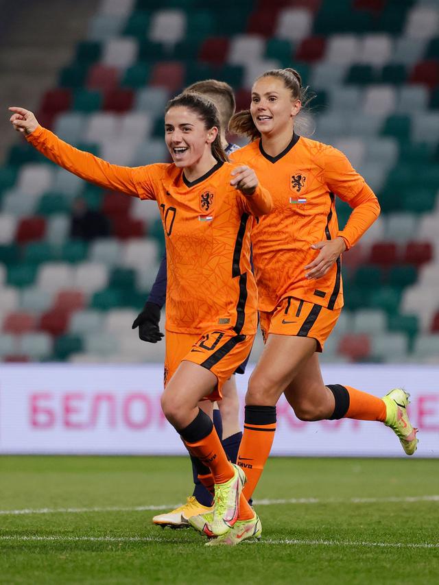 九游体育在线-包含西班牙客场战平瑞典，小组领先优势不变的词条