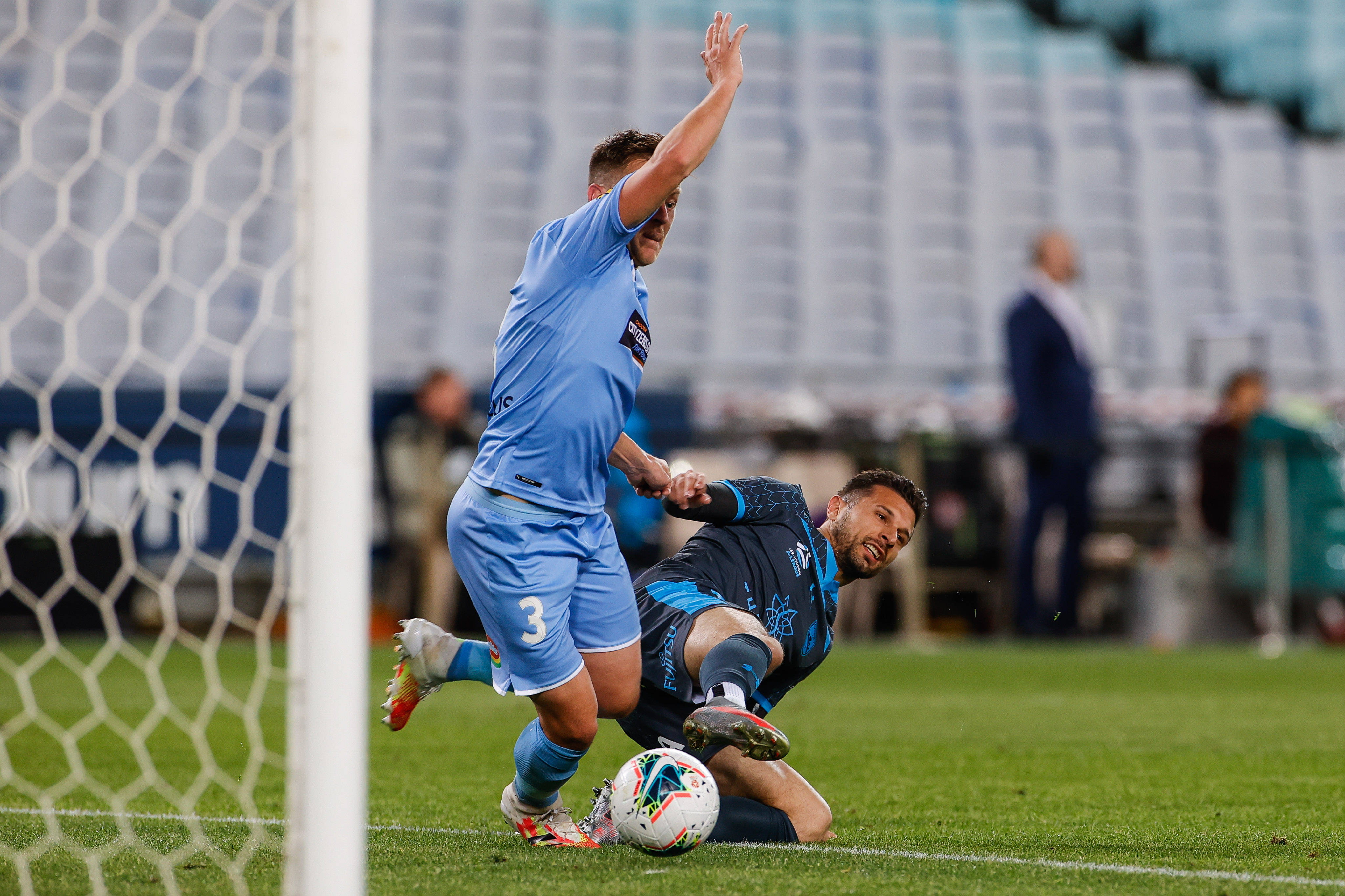 澳大利亚前锋在欧洲赛场上助球队获胜 澳大利亚前锋在欧洲赛场上助球队获胜