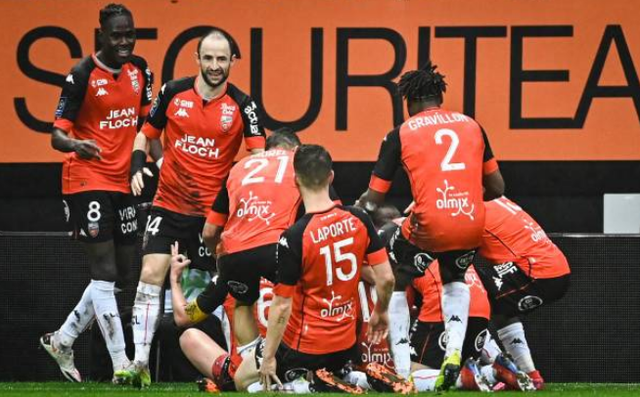 里昂再次登顶，赢得比赛的喜悦