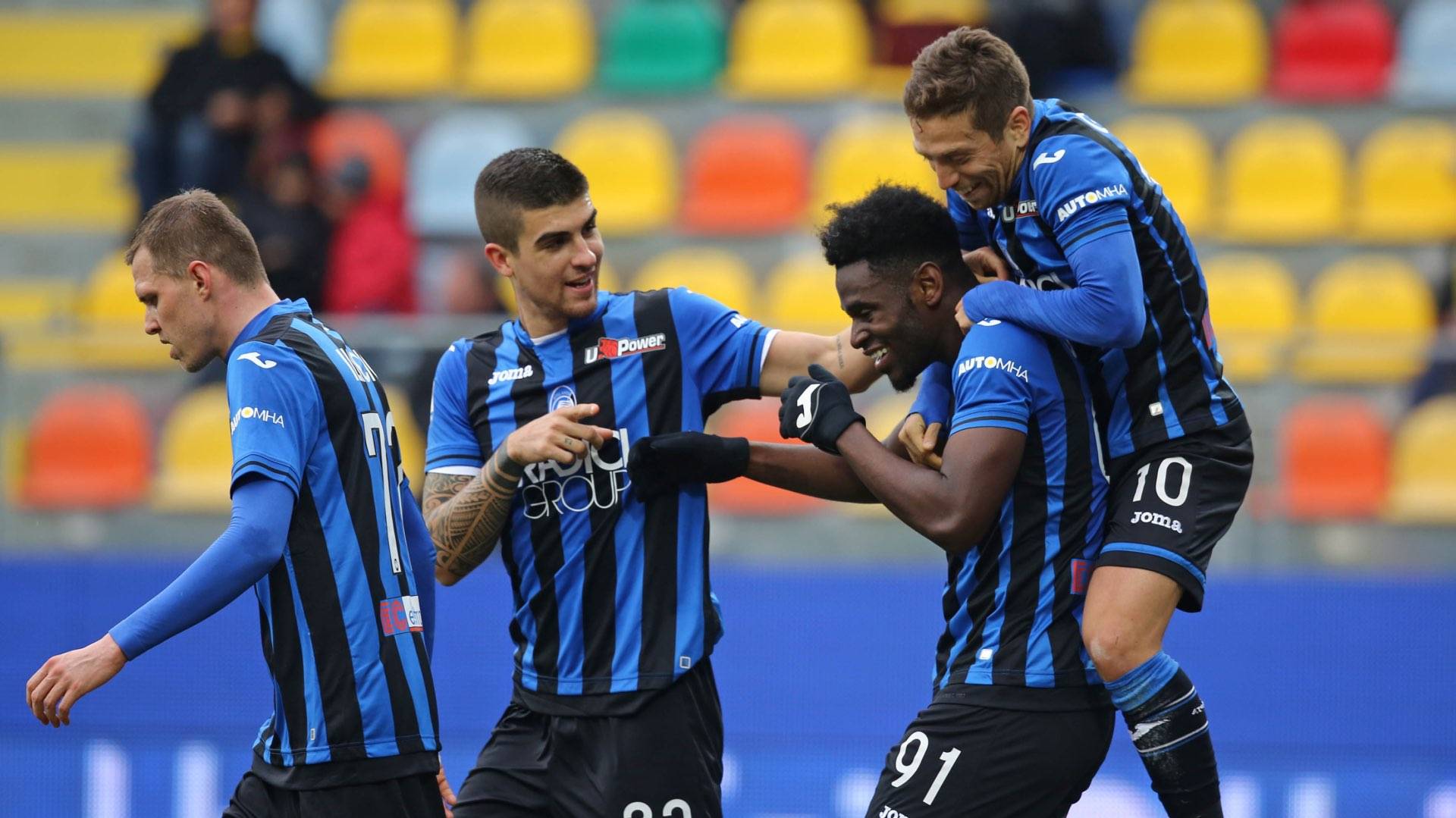 九游体育官方登录入口-亚特兰大主教练点赞后卫表现，称赞团队合作的简单介绍