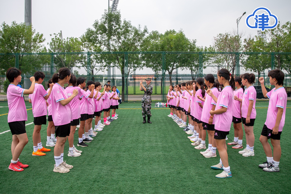 青年球员参加训练营获得机会