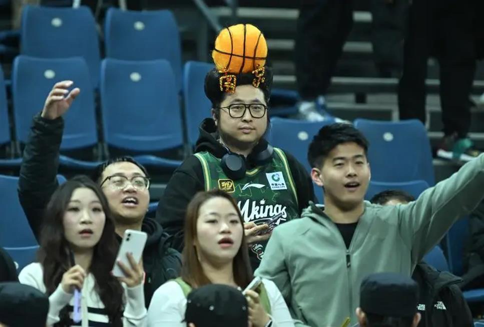 九游体育app下载-包含湖南全队发威，团结一致力压对手取得胜利的词条