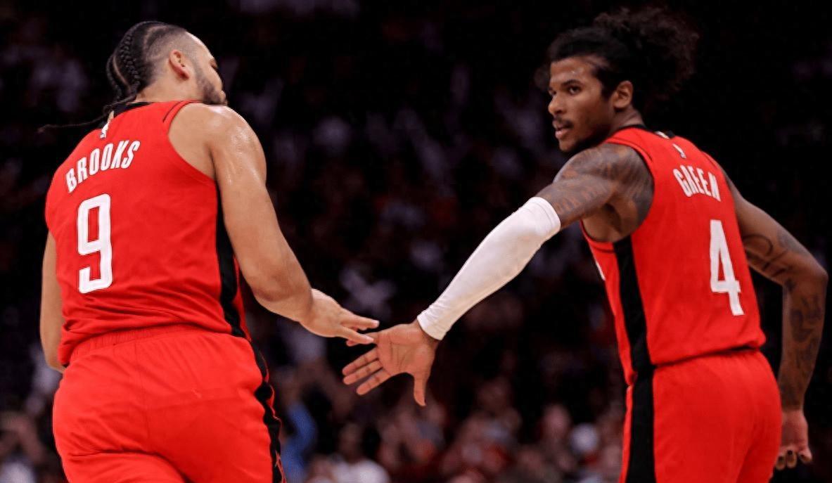 小组赛惊现黑马，成为争冠热门