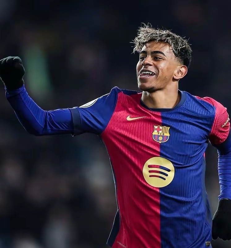 九游体育登录-瓦伦西亚惊险逆转，赢得意外胜利