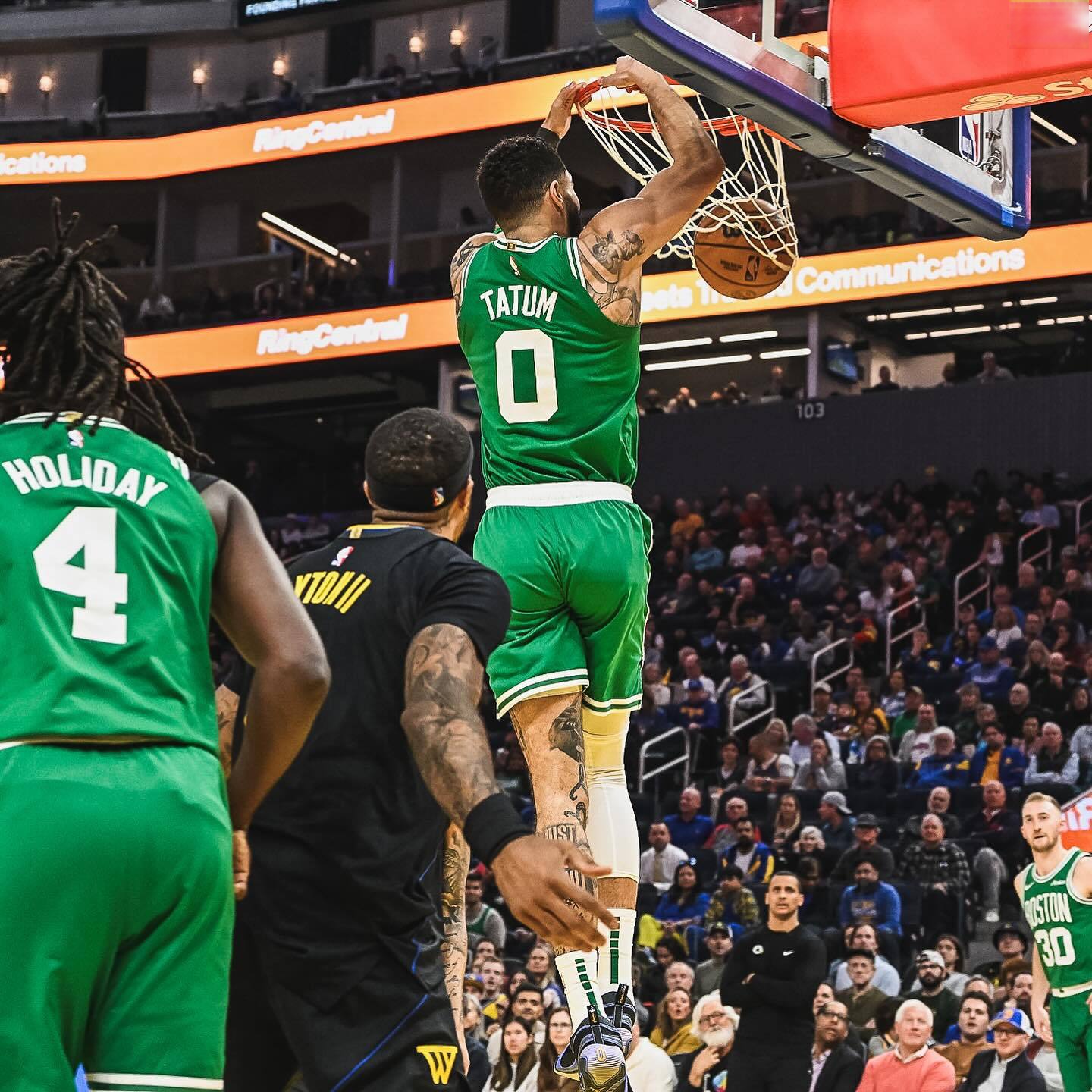 九游体育官方入口-勇士惊险击败凯尔特人，夺冠热门