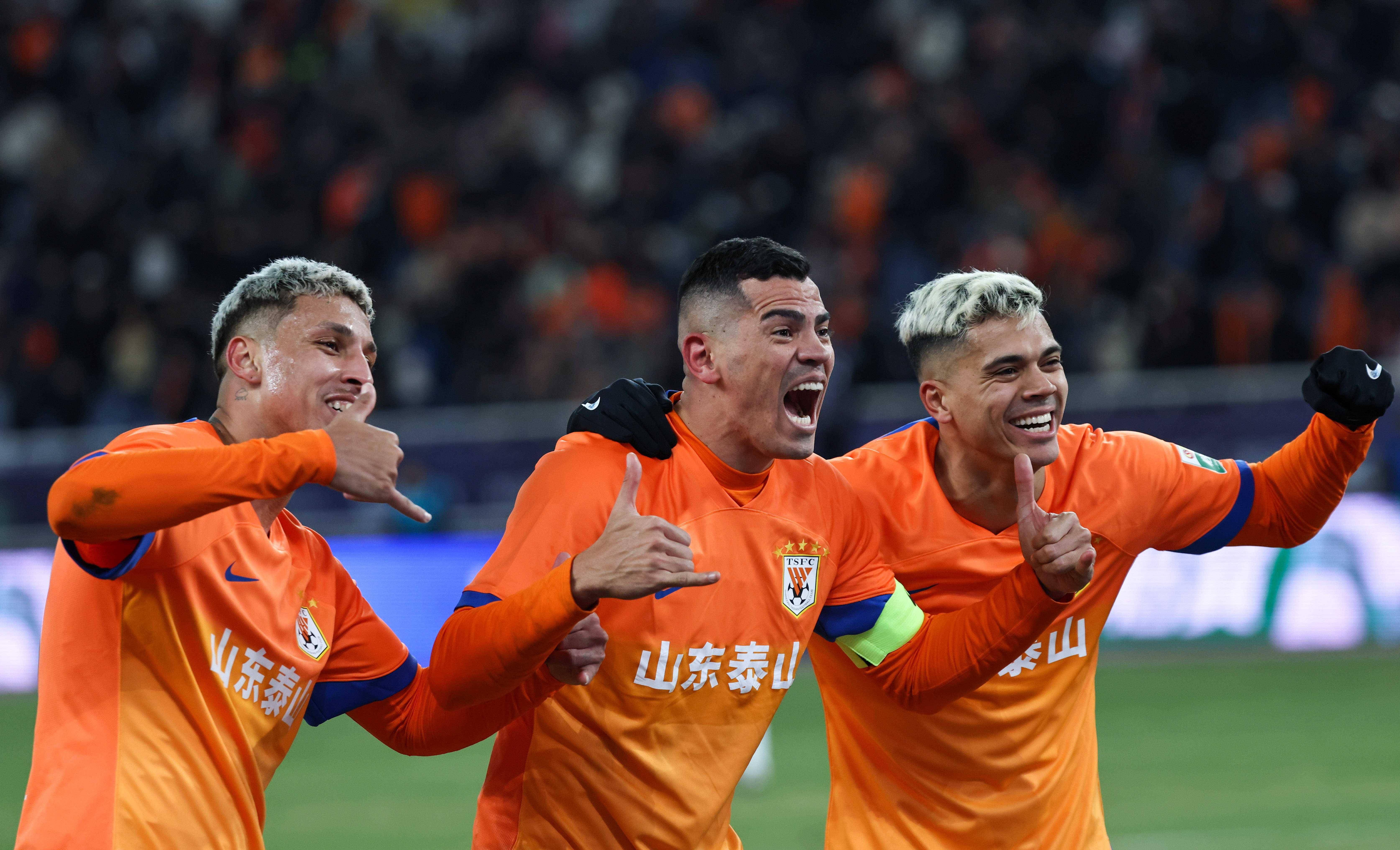 中超联赛一幕幕精彩绝伦，球迷热血沸腾的简单介绍