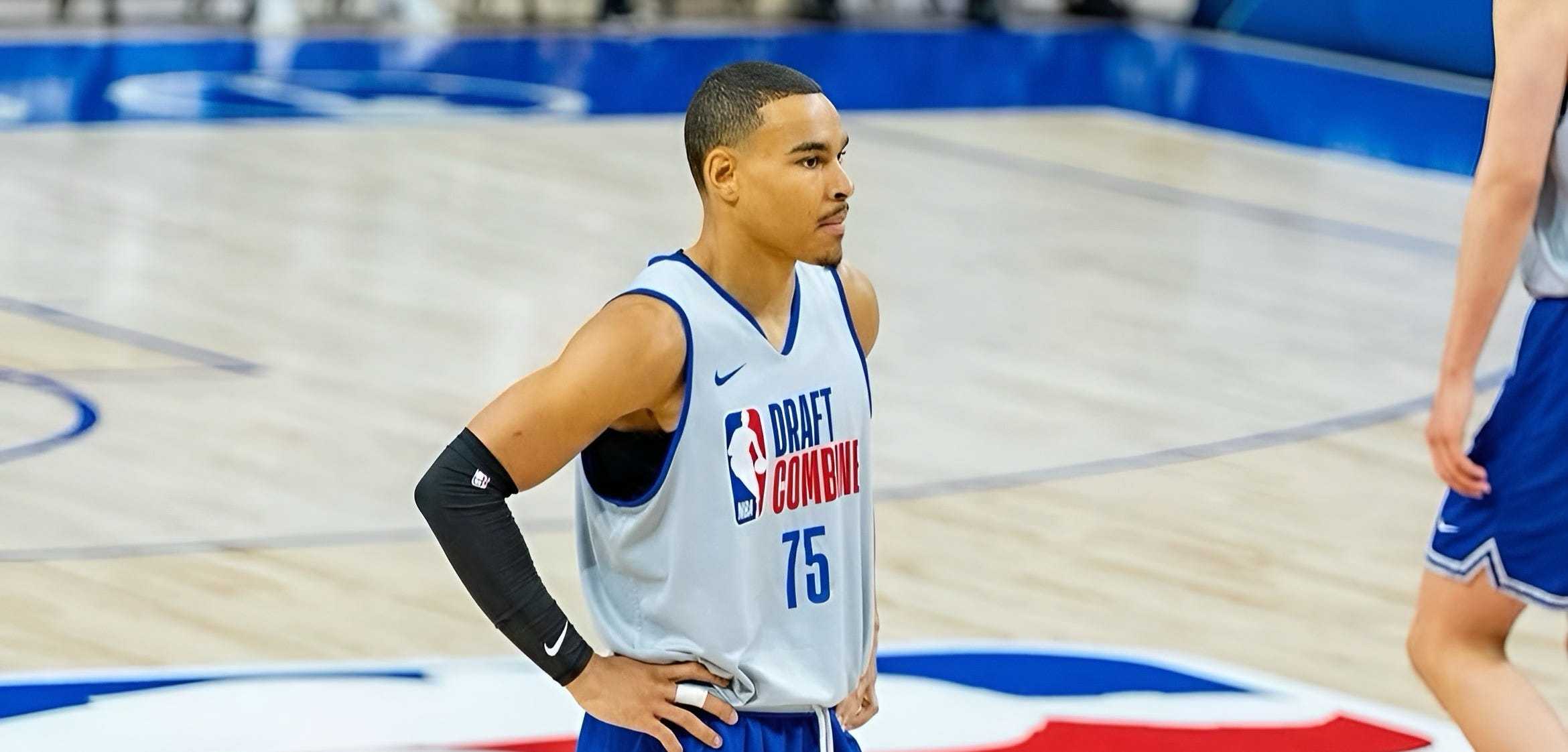 爵士宣布签约新球员，期待更好表现的简单介绍