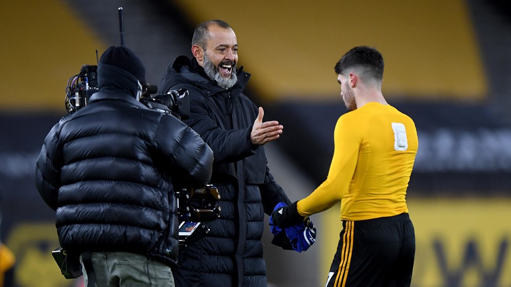 九游体育中国官网-西南狼队难以对抗，主场失利