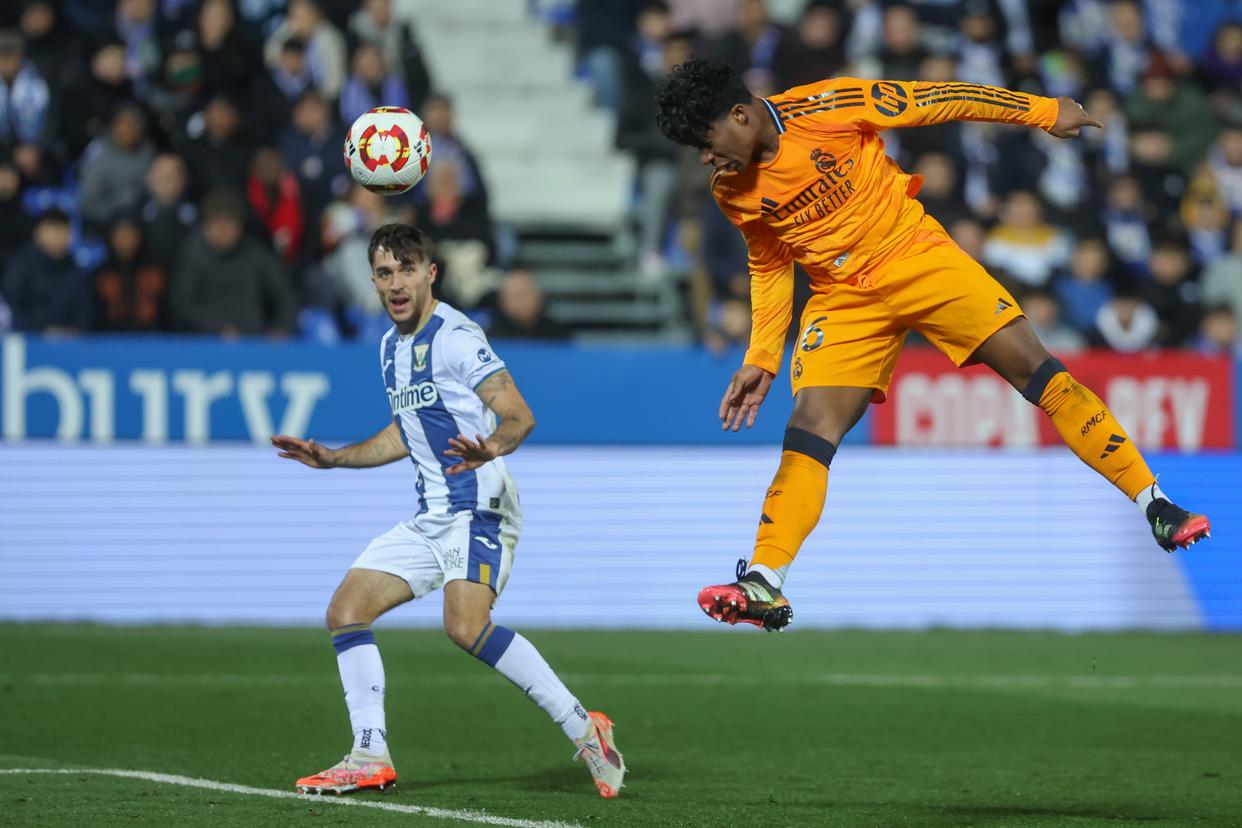 九游体育在线登录-西班牙女足杯半决赛，皇家社会队逆袭晋级决赛的简单介绍