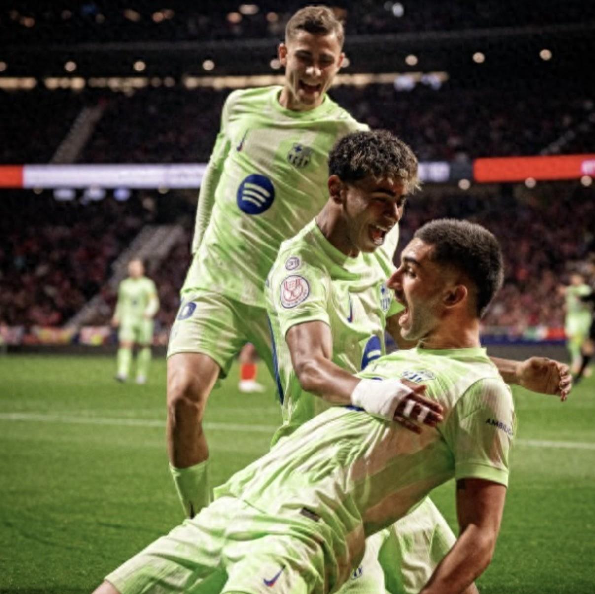 关于巴萨门将连续扑出两粒点球，被誉为救场英雄的信息