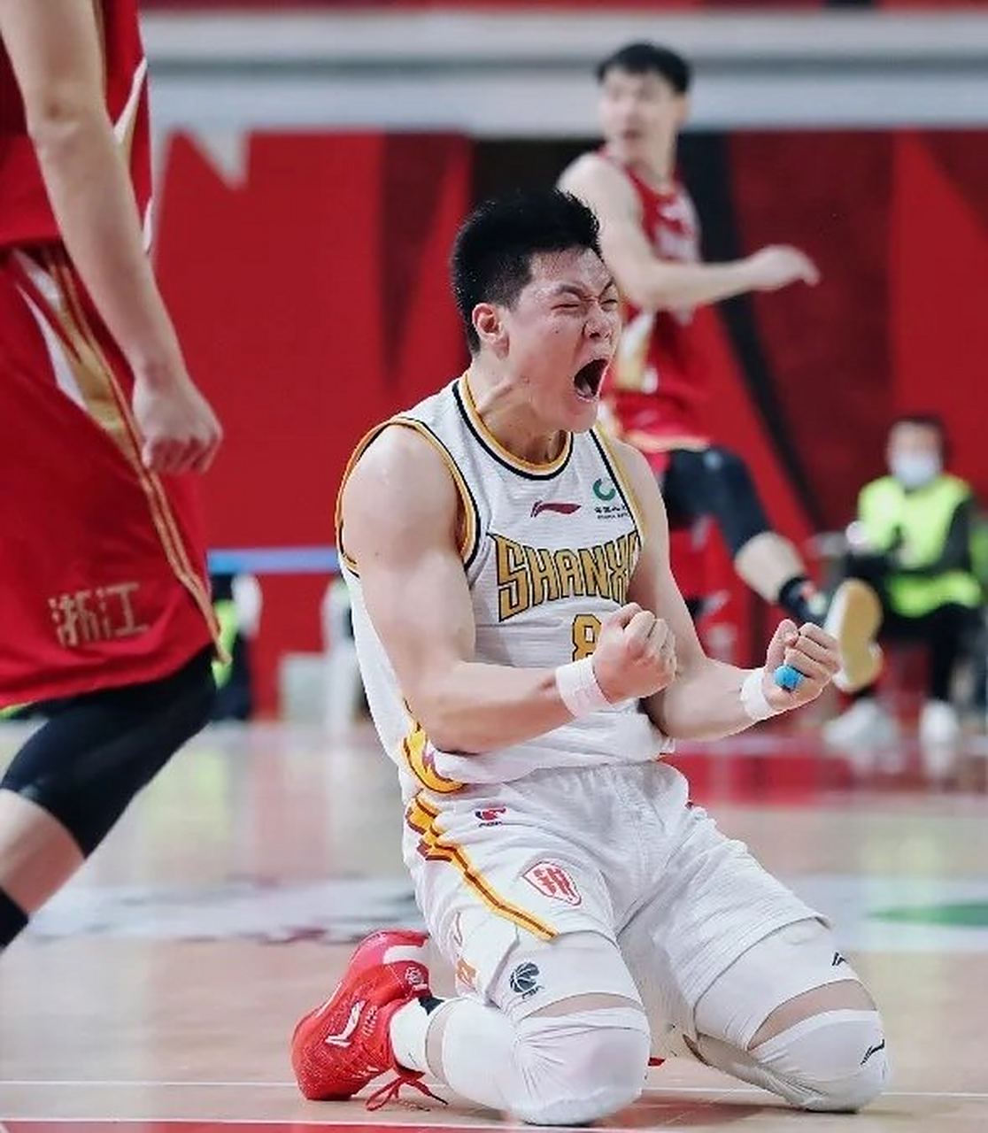 浙江男篮遭遇惨败，反思比赛中的问题