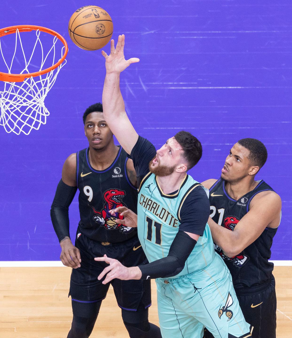 -猛龙再胜篮网，稳固领先