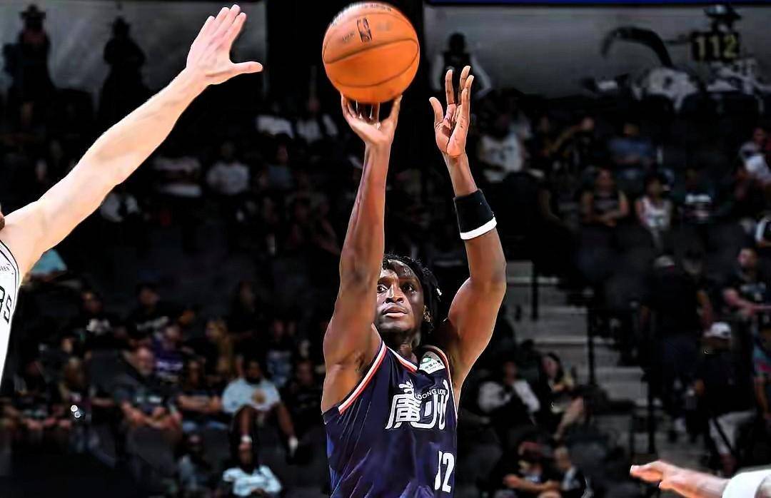 关于深圳队被快船打爆，遭遇NBA季前赛三连败的信息