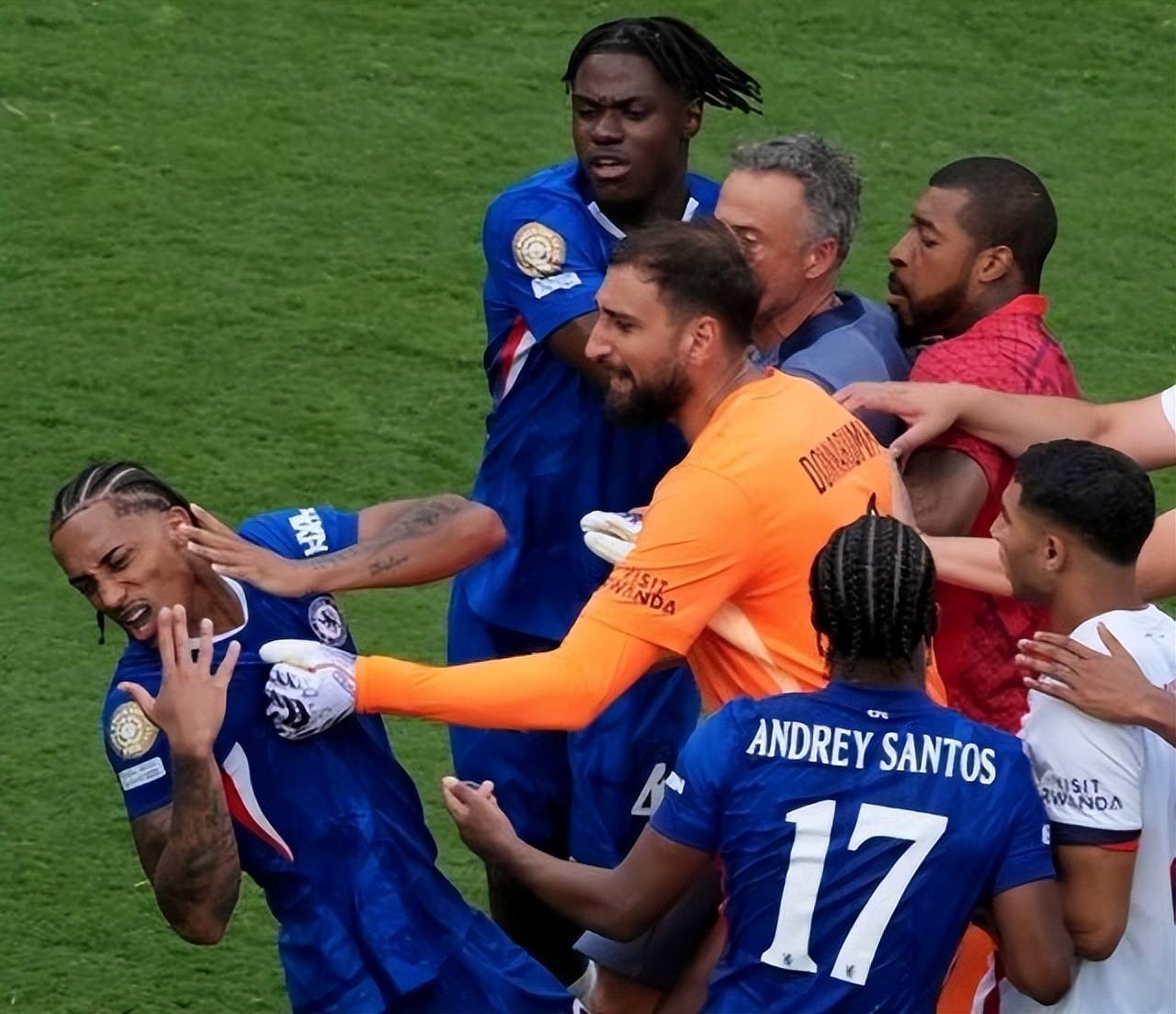 包含激烈的比赛场面让人心跳加速,胜负悬殊的词条 包含激烈的比赛场面让人心跳加速,胜负悬殊的词条