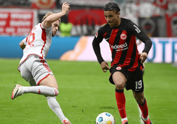 法兰克福大将复出，助球队连胜的简单介绍